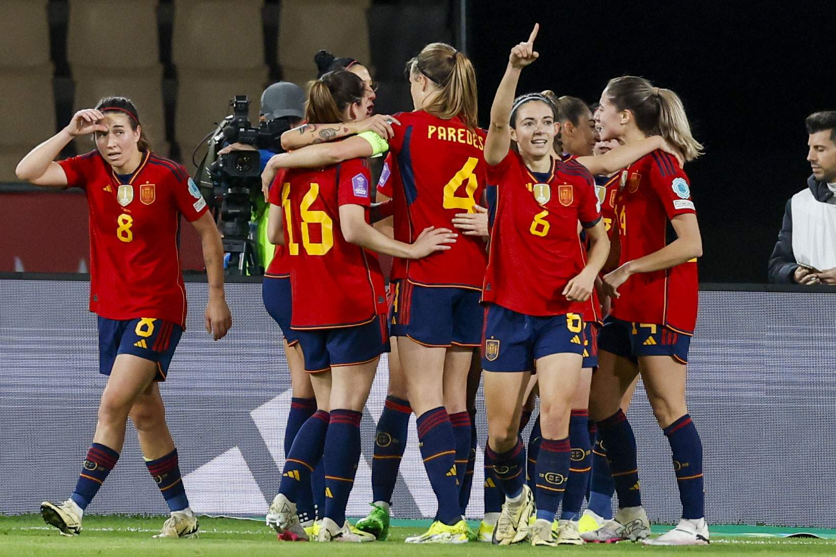 Spanish women expand their football legend winning Nations League against France (2-0)