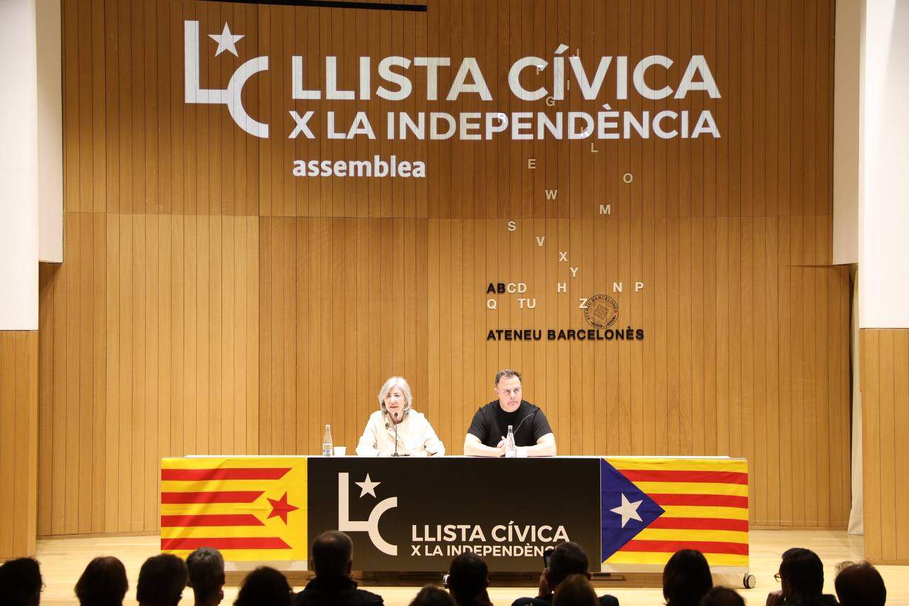 Feliu defiende la lista cívica para culminar el 2017: "Levantar la DUI y bajar la bandera española"