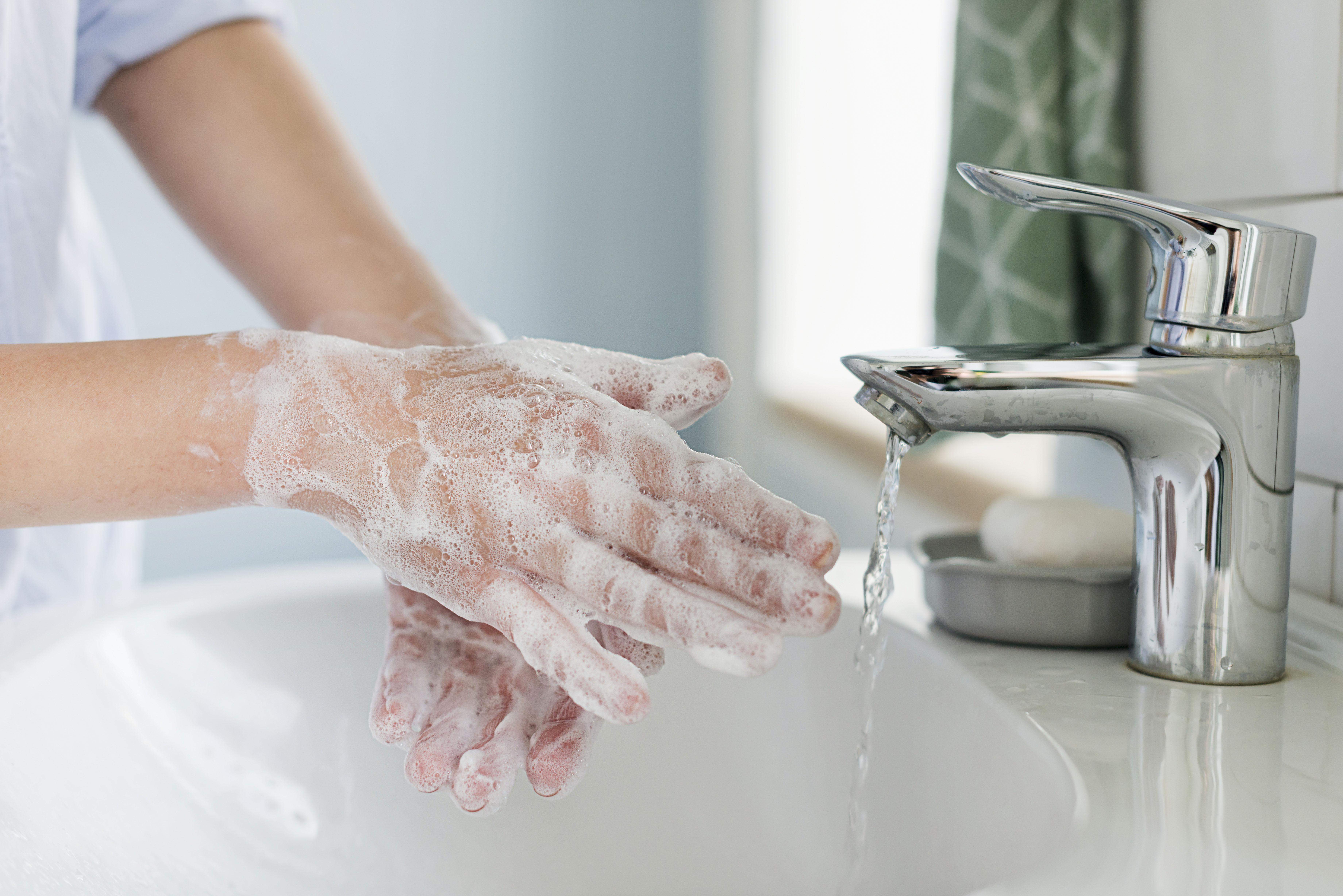 Barcelona obligará a reaprovechar las aguas grises de duchas y lavabos en la obra nueva