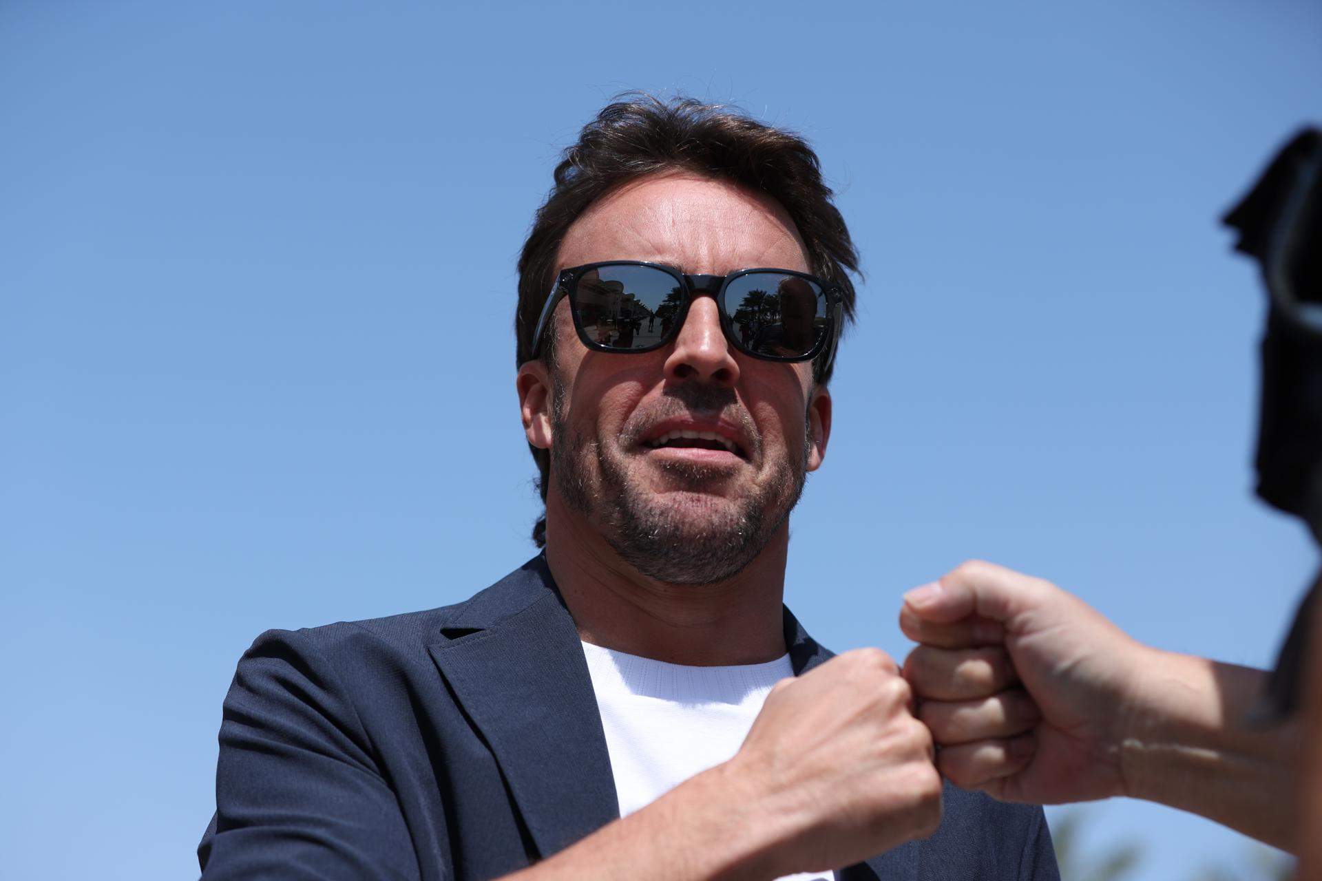 El jefe de la Fórmula 1 invita a Fernando Alonso a irse para casa