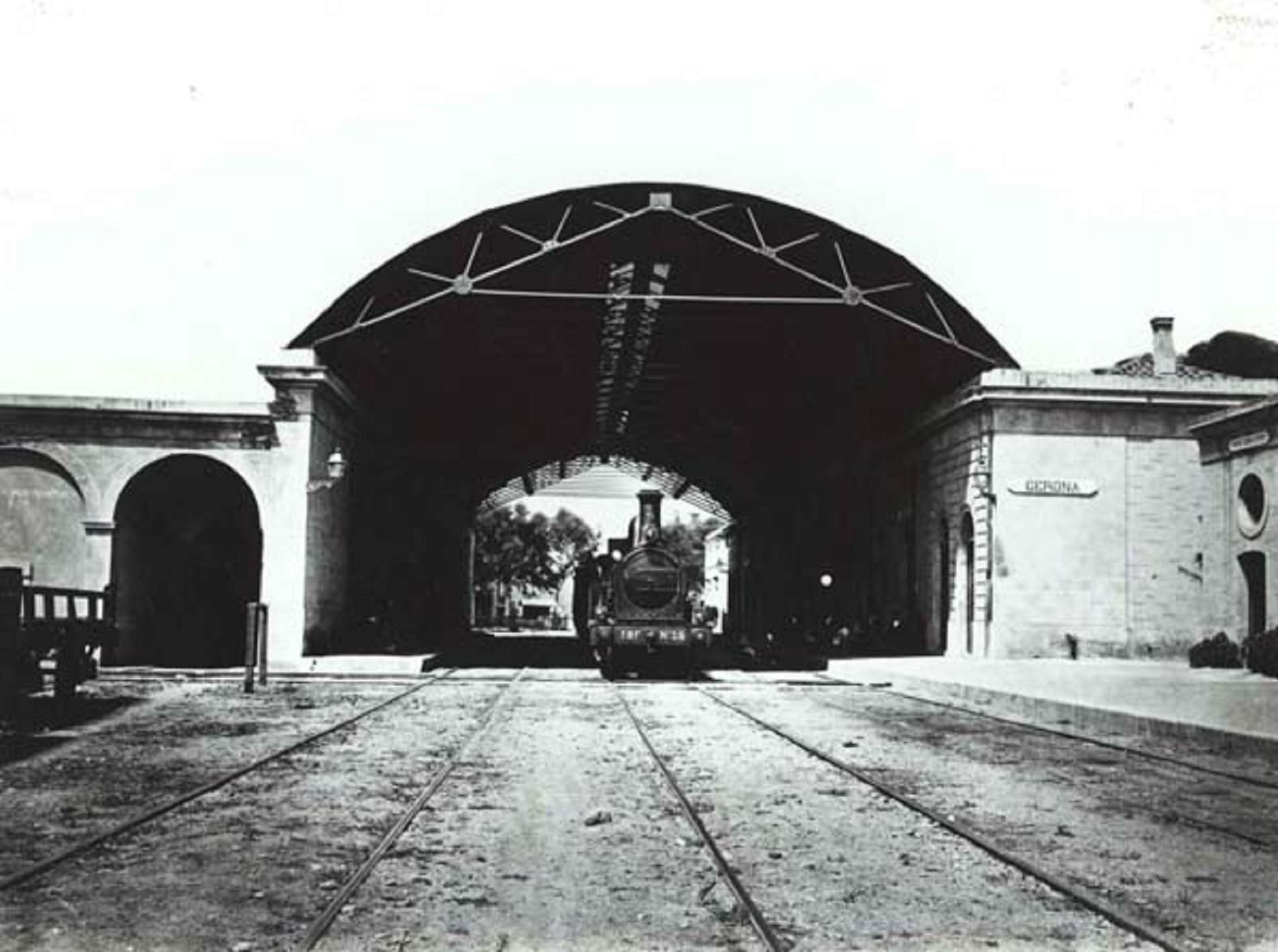 El ferrocarril arriba a Girona