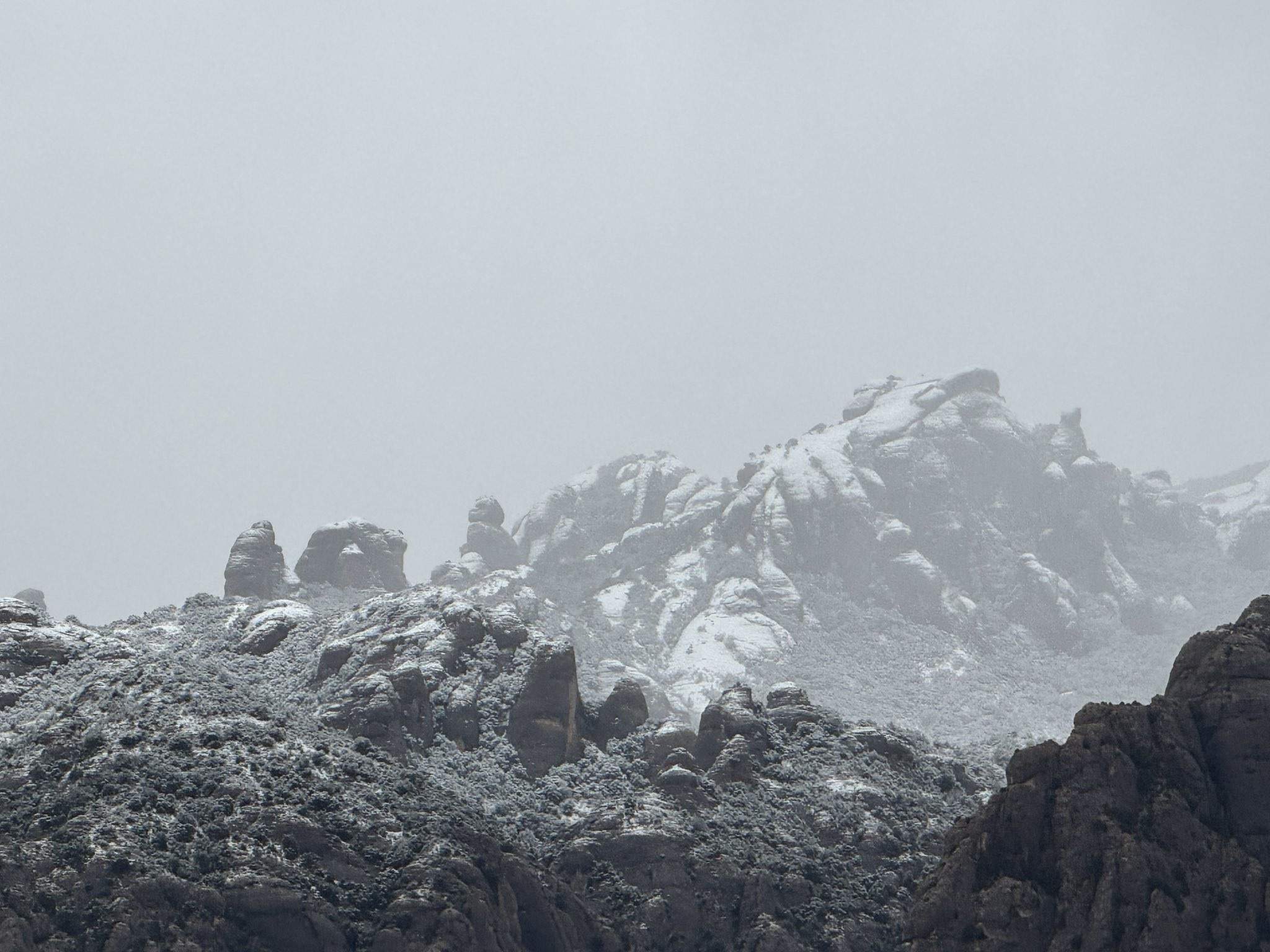 Domingo blanco: la nieve tapiza Montserrat, Prades, el Baix Llobregat y la Catalunya Central