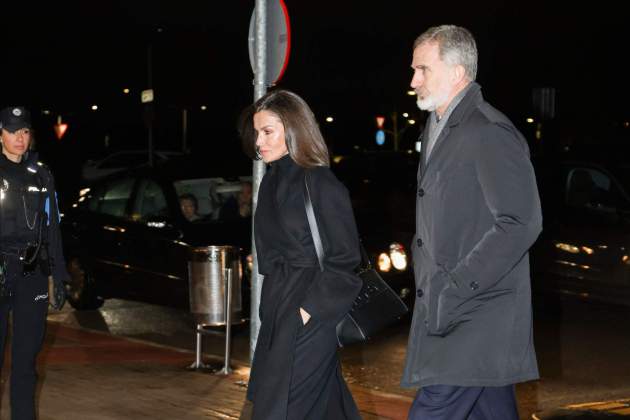 Letizia y Felipe VI en el tanatorio por Fernando Gómez Acebo / GTRES