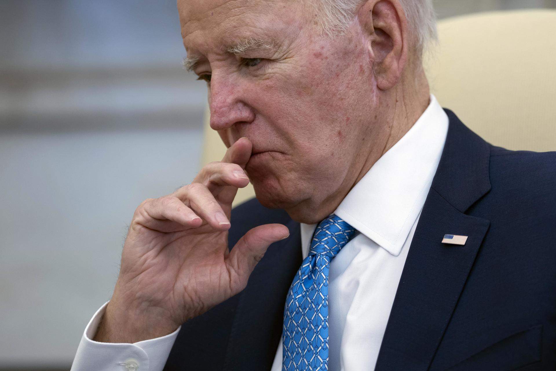 La mayoría de votantes de Biden en 2020 piensan que ahora es demasiado viejo, según una encuesta