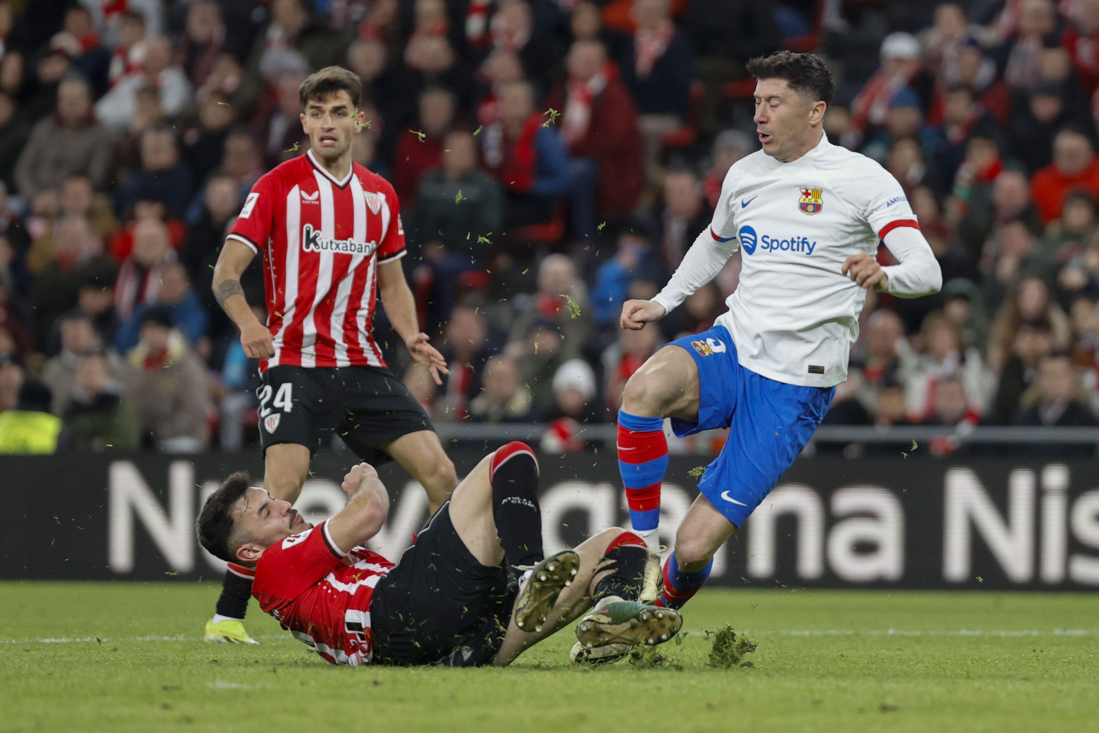 El Barça suma un punto insuficiente contra el Athletic Club (0-0) y pierde por lesión a De Jong y a Pedri