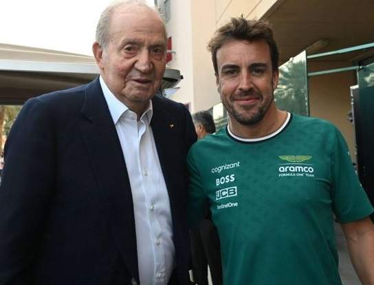 Juan Carlos y Fernando Alonso Efe