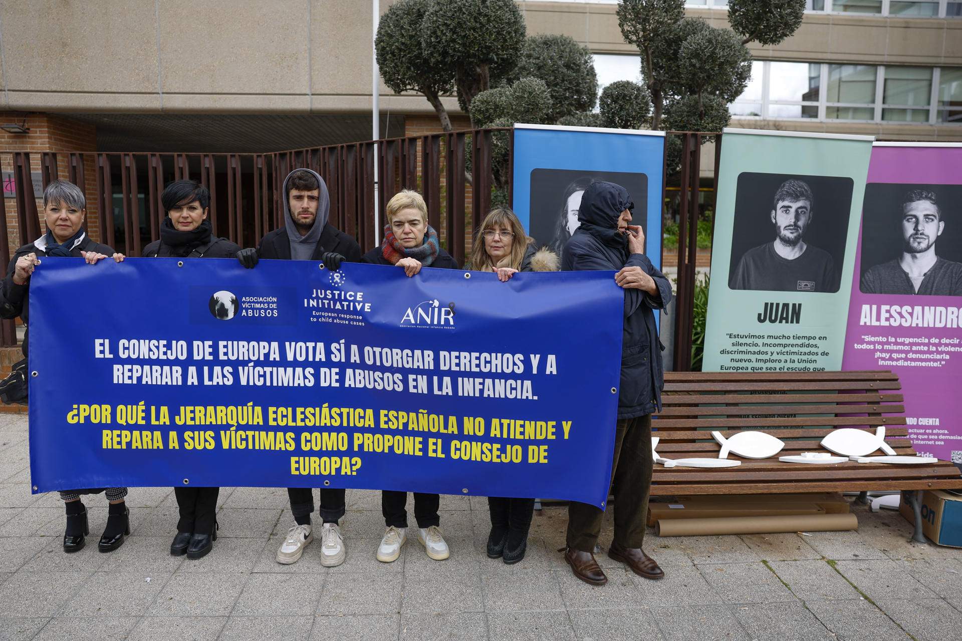 Víctimas de abusos acusan a la Iglesia de minimizar los casos y exigen reparaciones