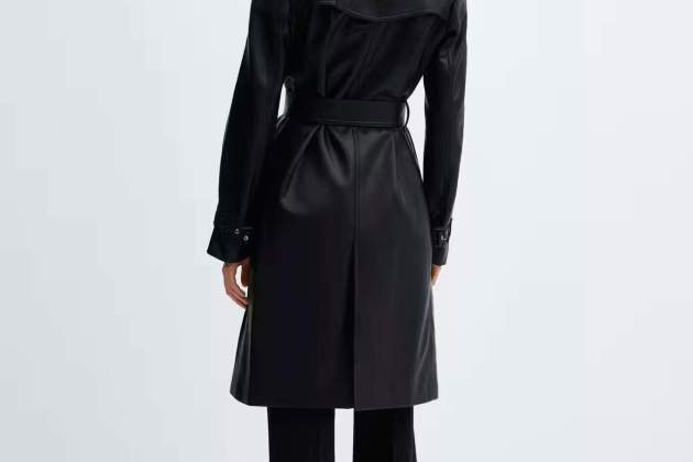 Trench efecto piel Trench efecto piel