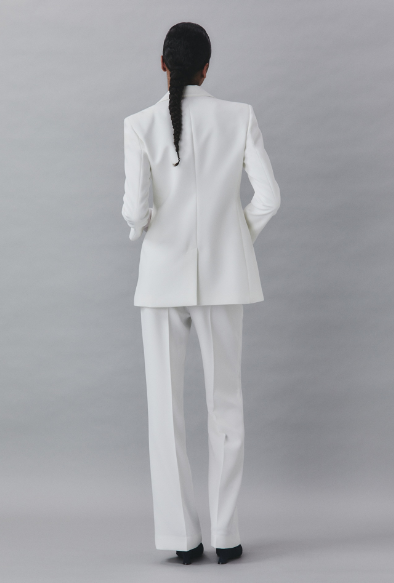 El traje de Sfera es sin duda el más elegante que podrás encontrar para esta próxima primavera