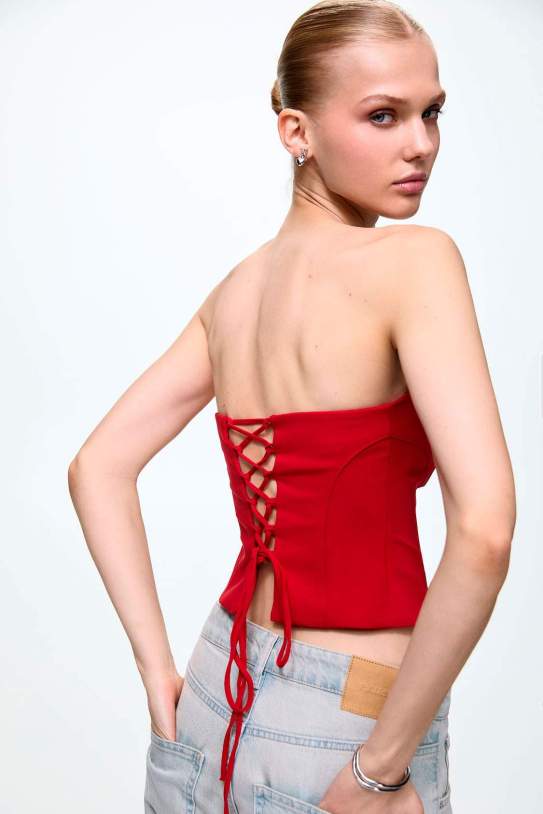 Top bandeau con lazada en la espalda Top bandeau con lazada en la espalda