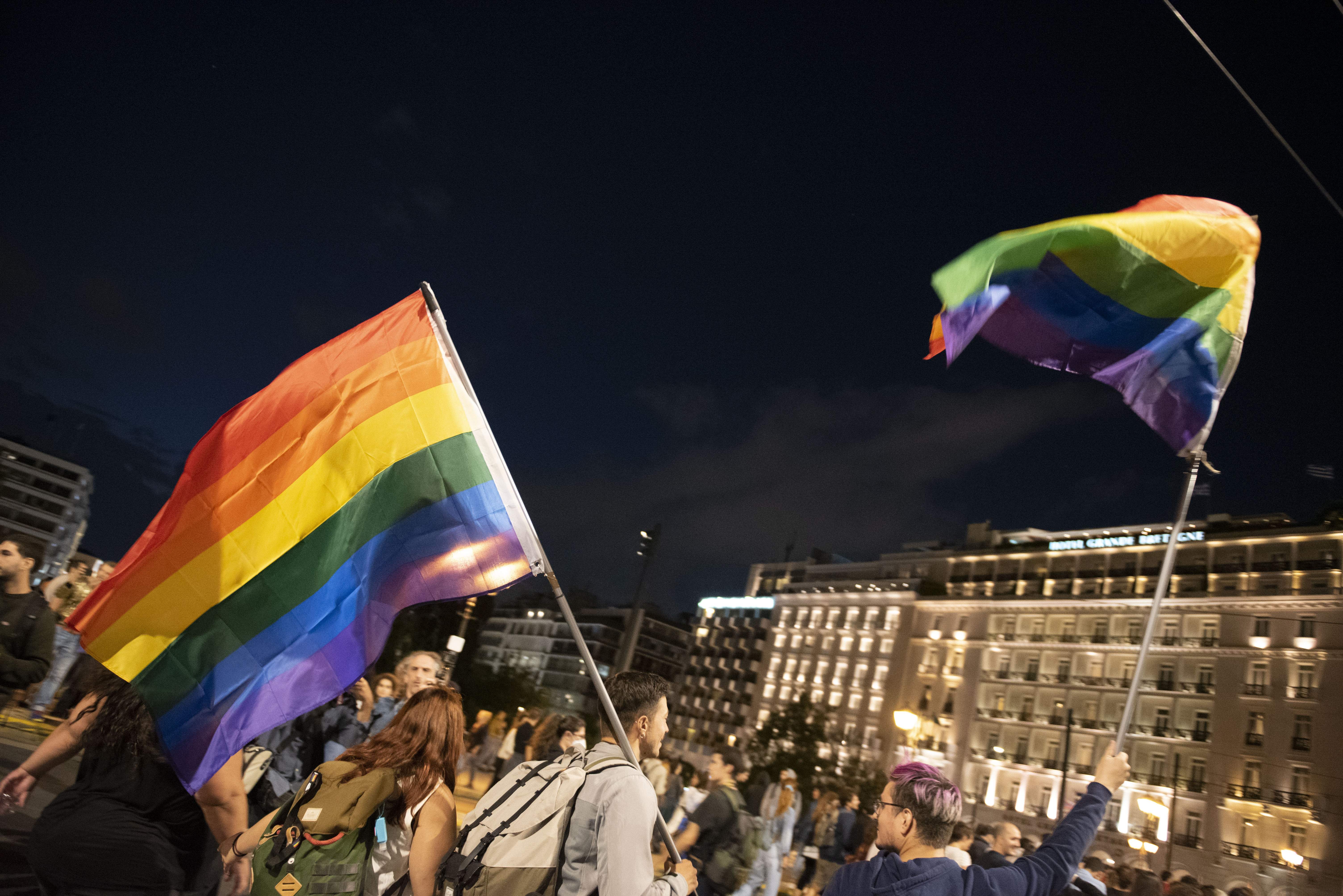 L'església ortodoxa grega demana excomunicar els diputats que van votar a favor del matrimoni homosexual