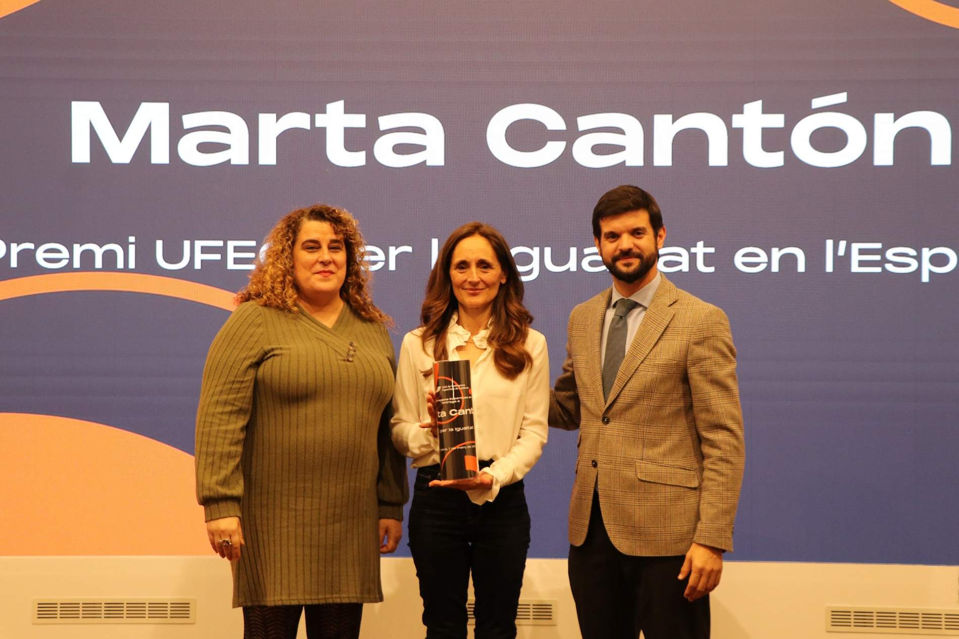 La UFEC premia Marta Cantón, primera catalana a guanyar un diploma olímpic, en un acte amb motiu del 8M