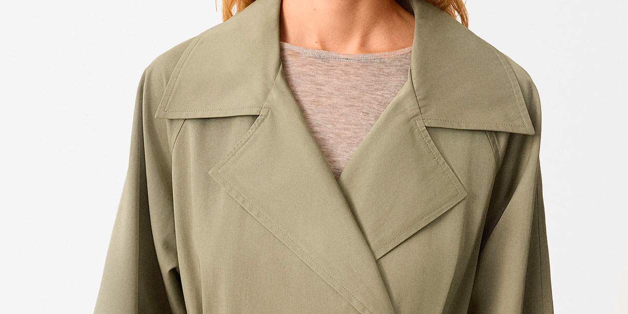 Llevar la gabardina tendencia de la primavera 2024 por 59,99 euros gracias a Parfois