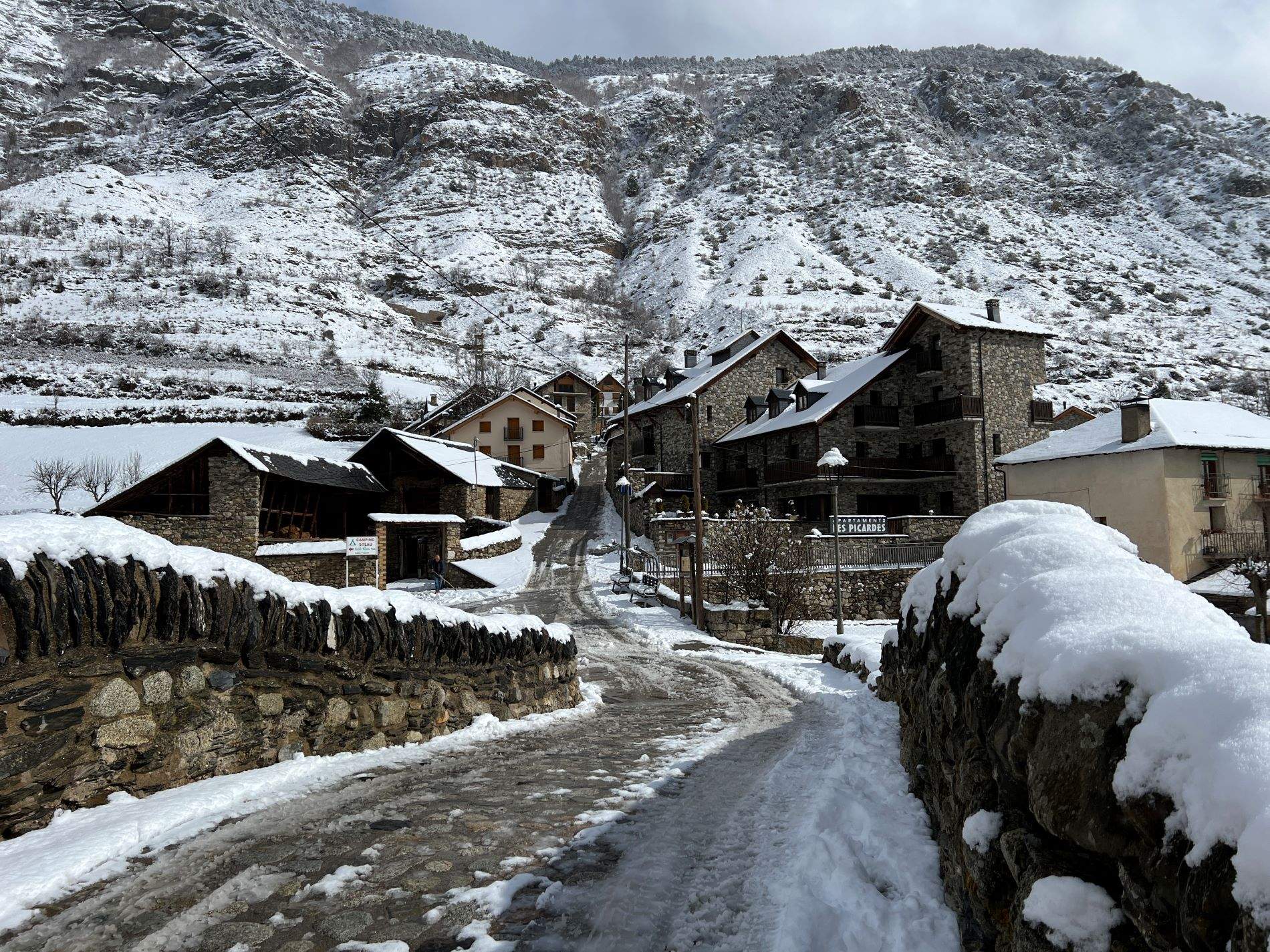 La esperada gran nevada del invierno empieza a llegar al Pirineo