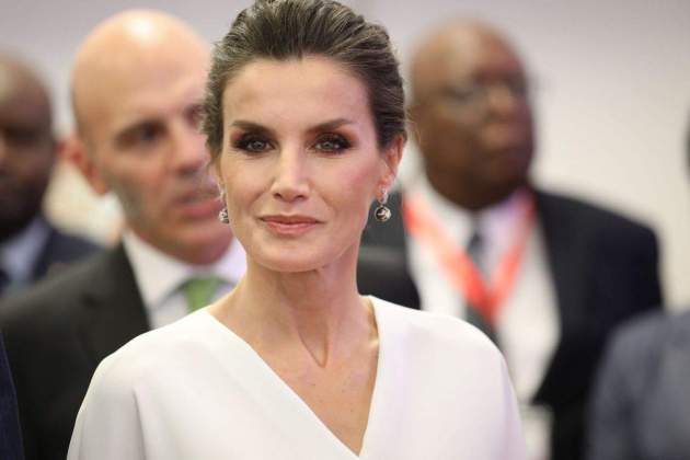 Letizia Angola vestido efe