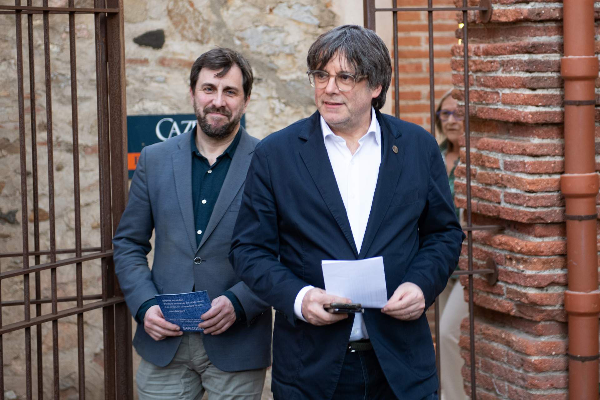Puigdemont y Comín denuncian "indefensión" ante la sentencia del TJUE