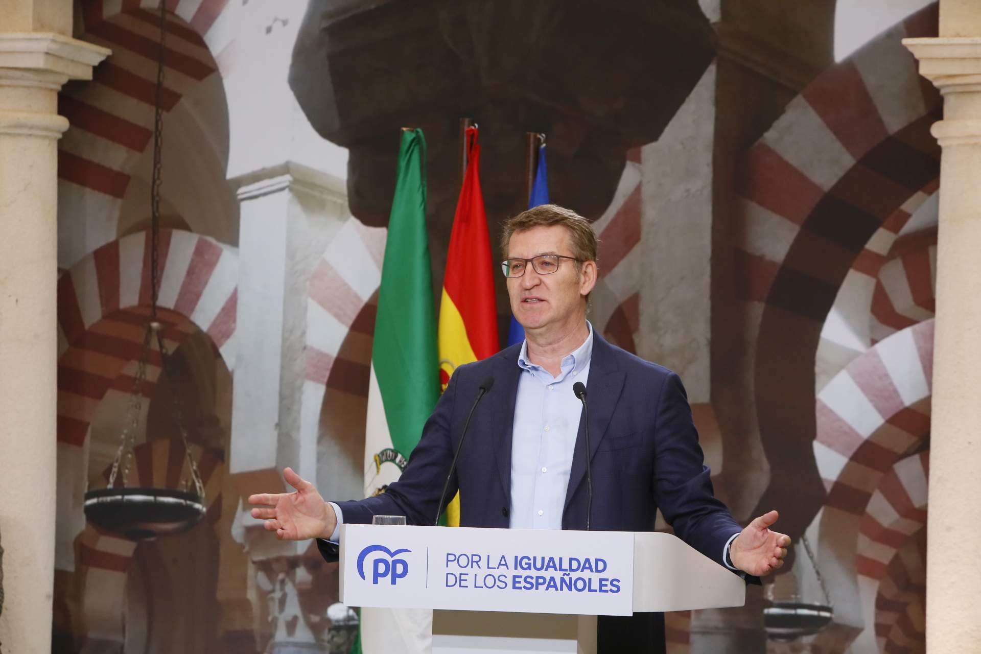 Nuevo lapsus de Feijóo: confunde a María Guardiola con Miguel Ángel Gallardo