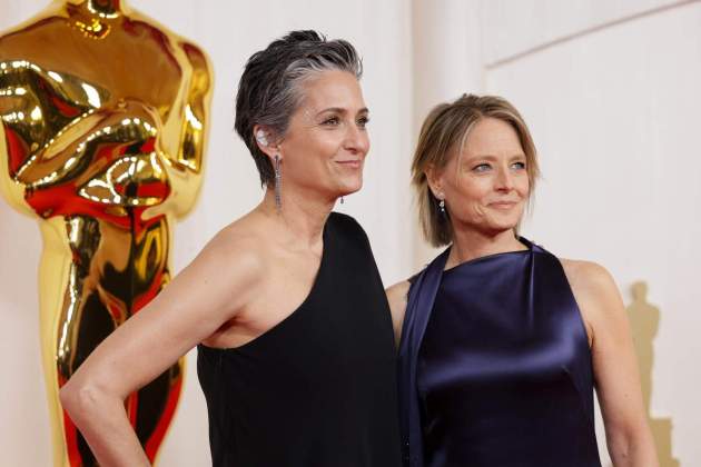 Jodie Foster Alexandra hedison oscar 2024 catifa vermella / Foto: Efe