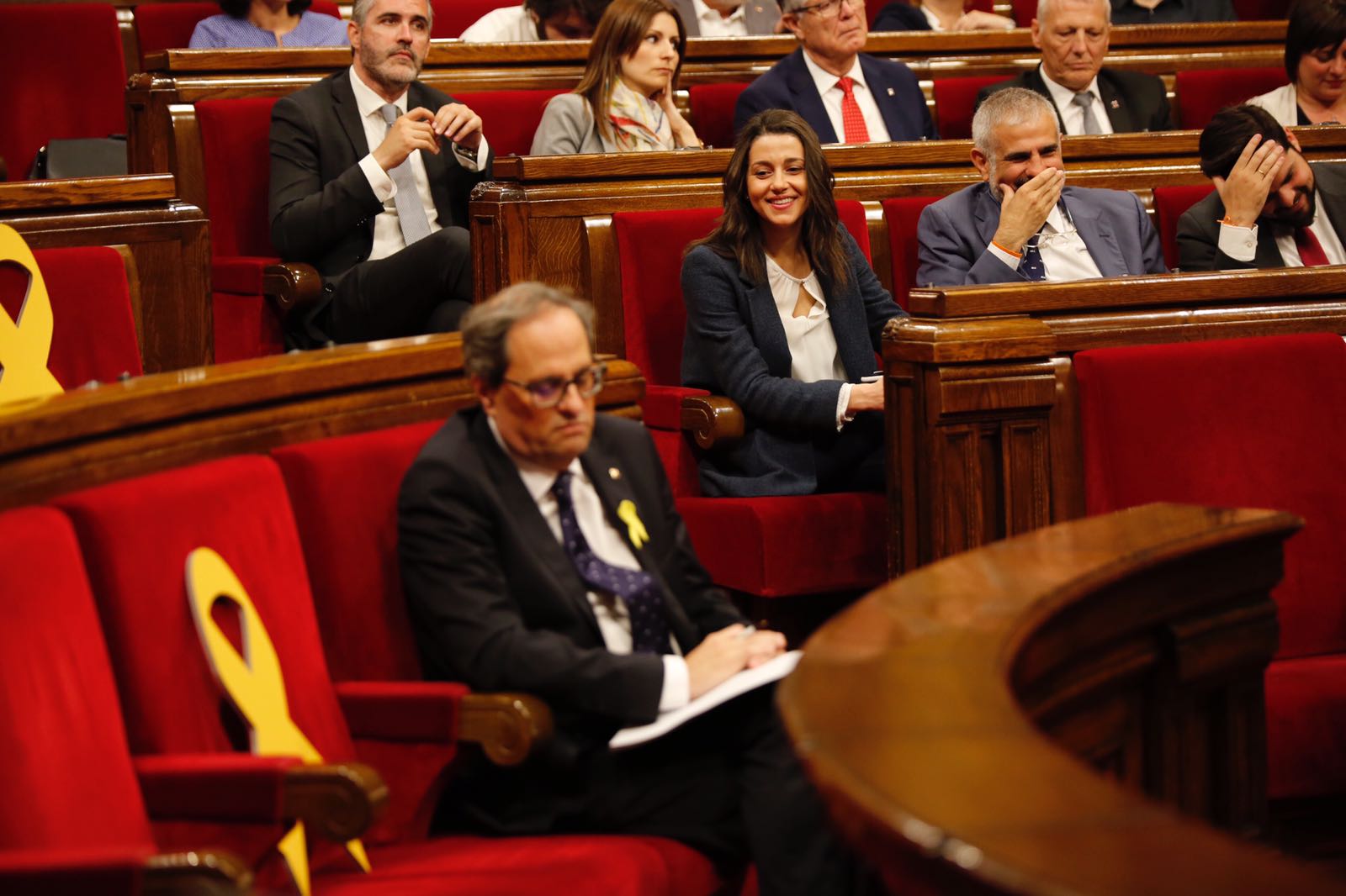 ¿De qué se ríen Arrimadas y Carrizosa tras la polémica del lazo amarillo?