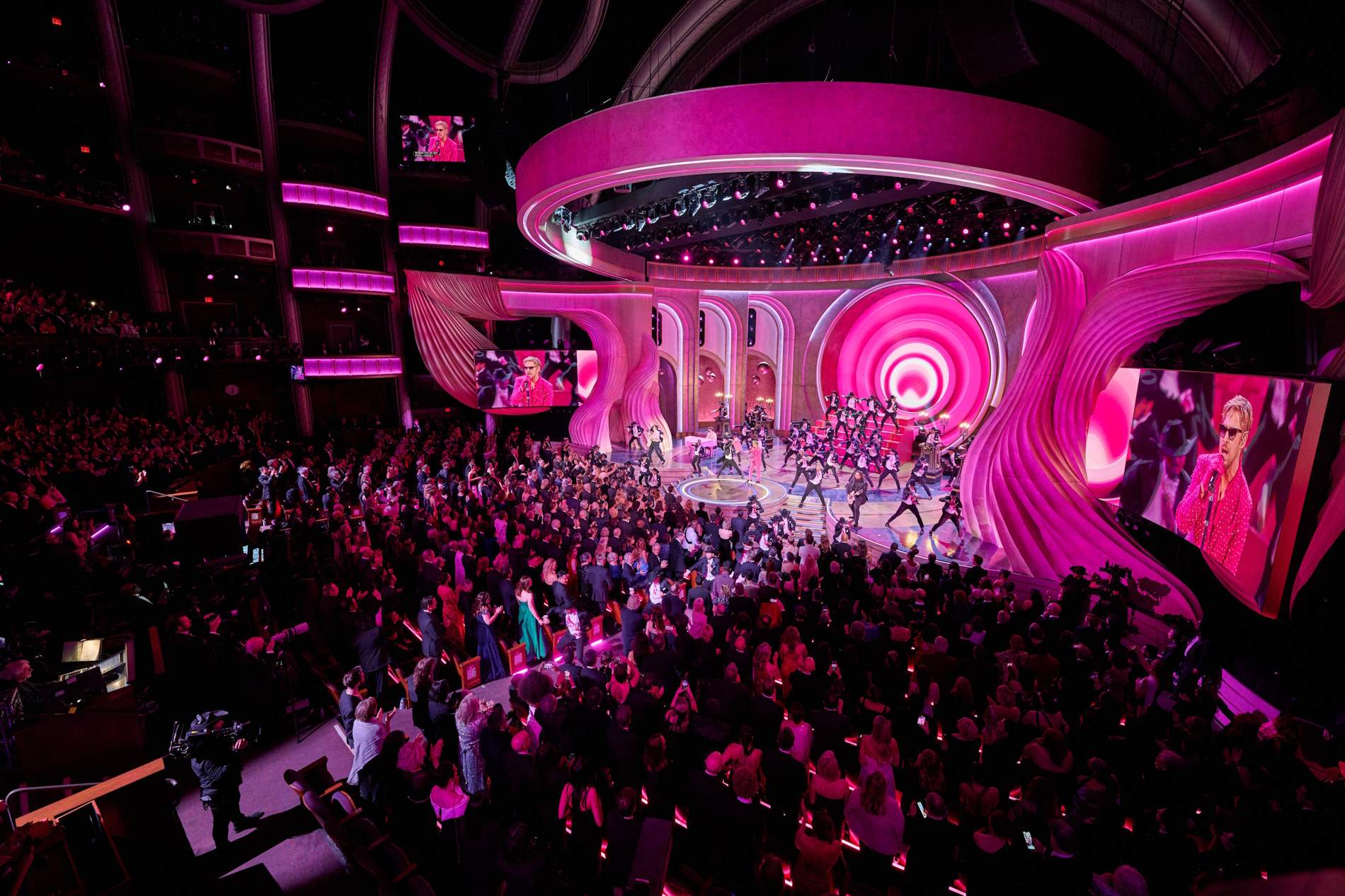 ISDIN y sus embajadoras Alessandra Ambrosio y Judit Mascó protagonizan la  la Vanity Fair Oscar Party