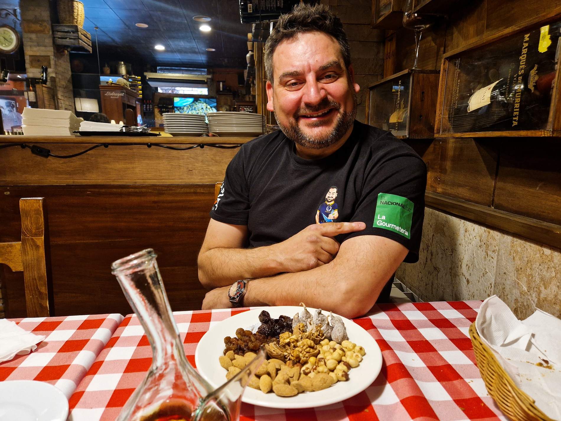 Un desayuno de tenedor para empinar el codo en el corazón de Lleida