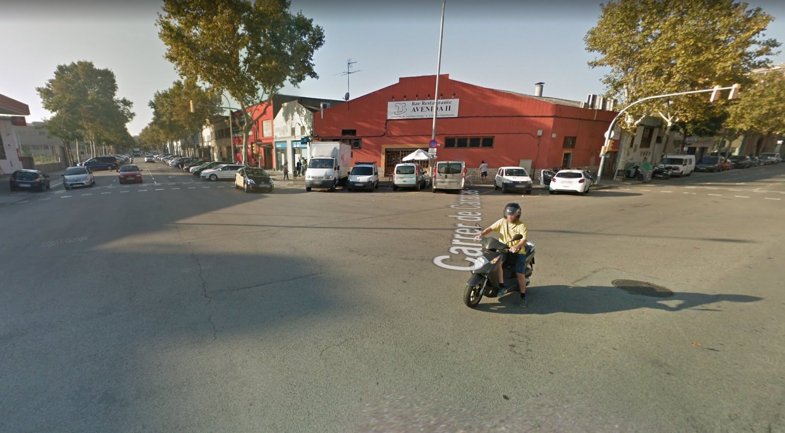 Un mort i un ferit greu en un xoc entres dues motocicletes a Barcelona