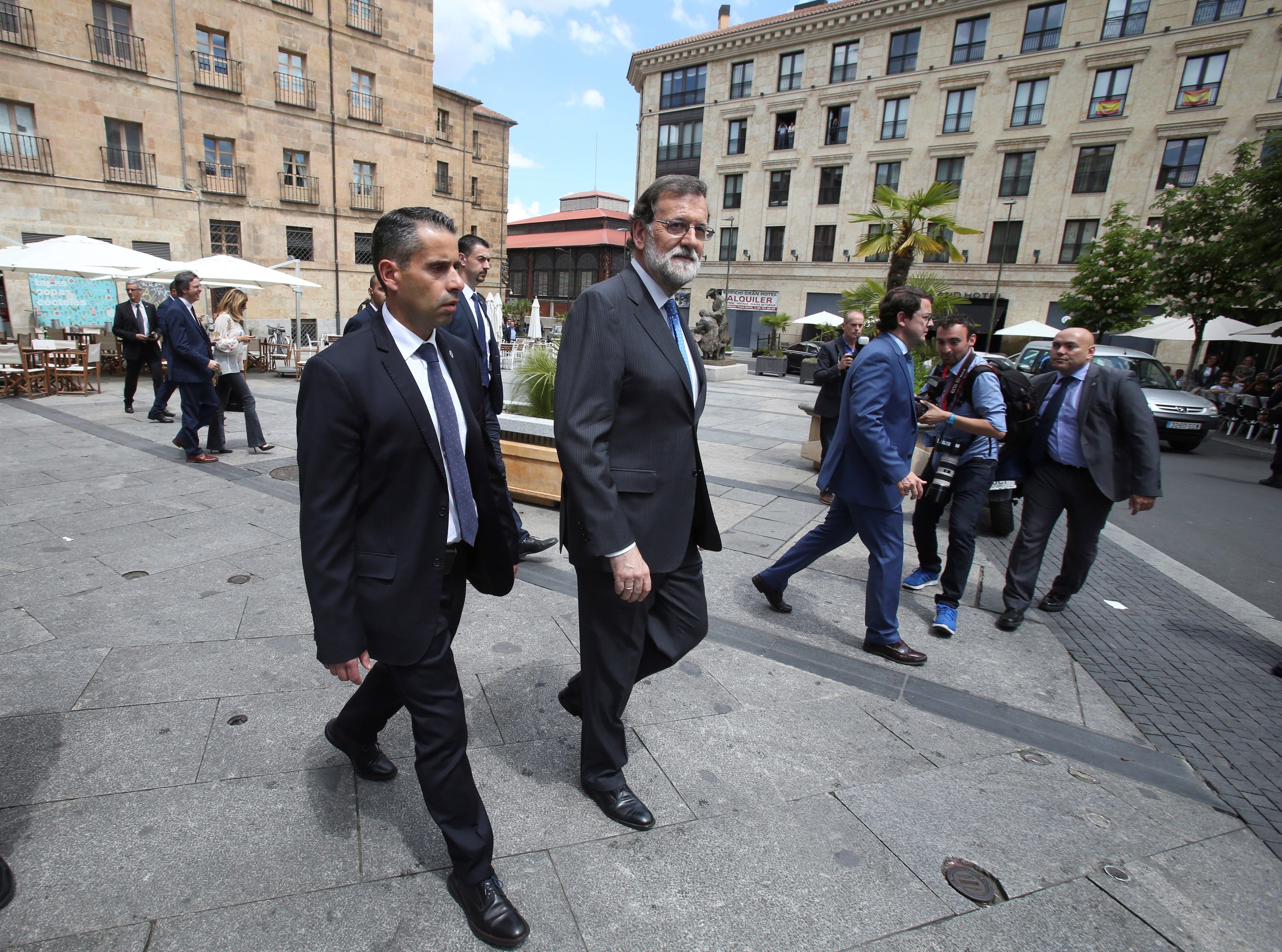 La visita de Rajoy (amb mariscada inclosa) a la seva plaça de registrador a Alacant