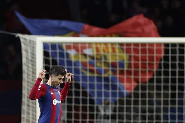 Robert Lewandowski celebración gol Barça Nápoles / Foto: EFE