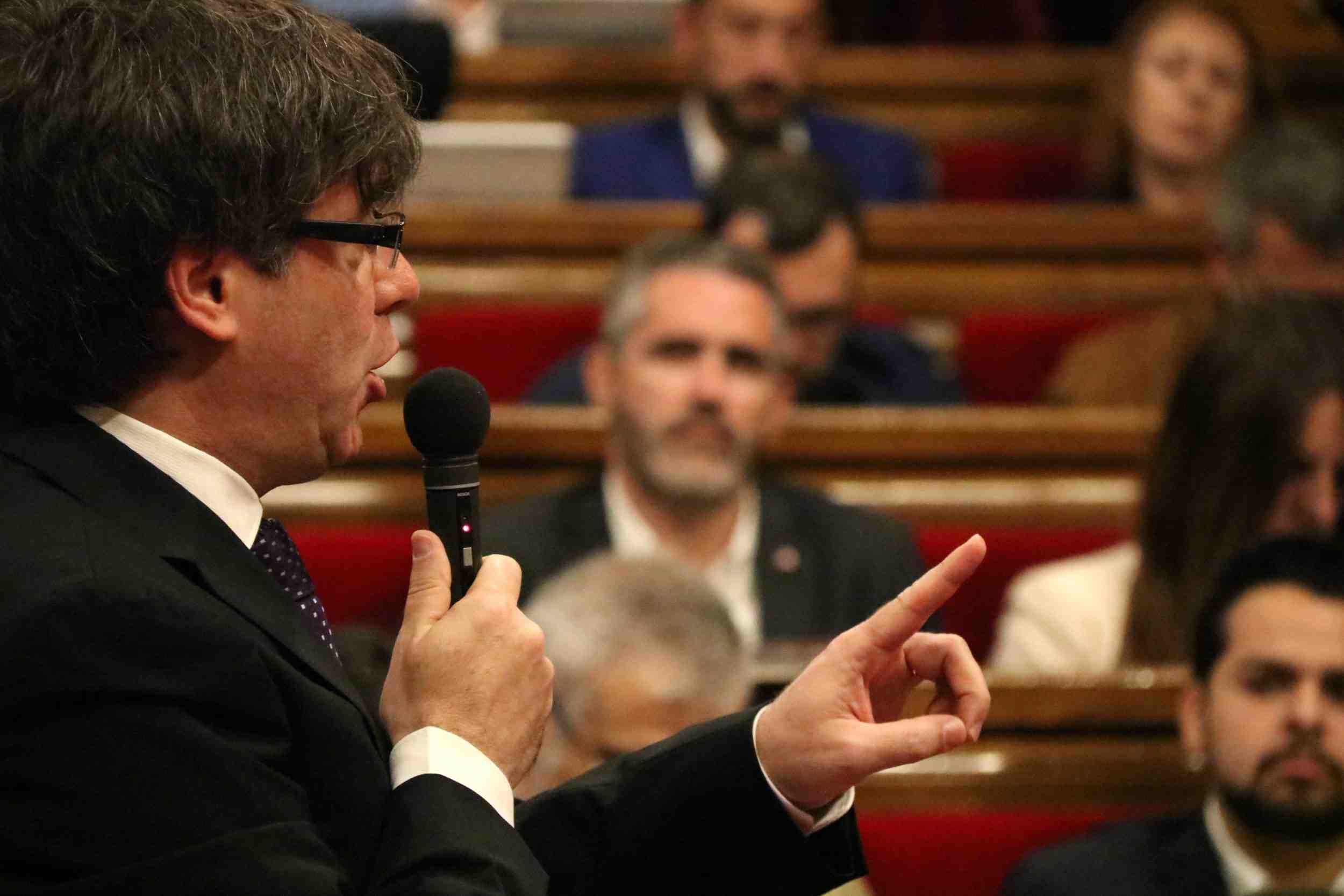 Puigdemont arremete contra el "viejo régimen" de la tercera vía