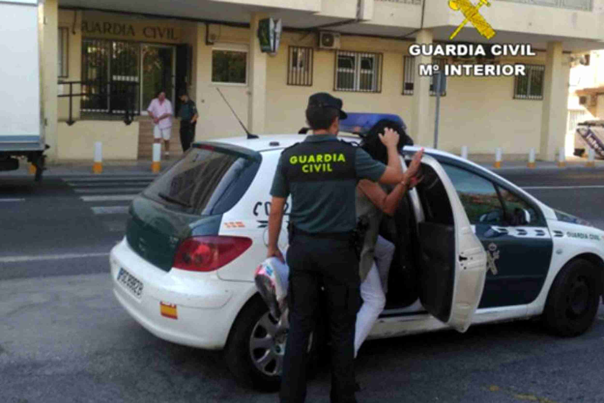 Detenen una parella de Lloret per extorsionar un empresari amb imatges sexuals