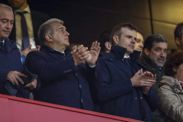 Joan Laporta aplaudint Barça / Foto: EFE