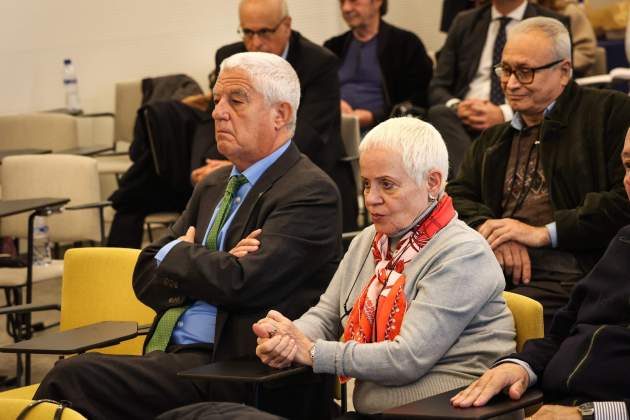 El abogado José María Fuster-Fabra, la exfiscal Ana Magaldi y el magistrado José María Planchat, en el acto. / Foto:  Miiquel Muñoz