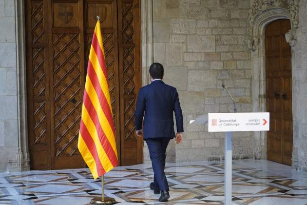 El presidente de la Generalitat, Pere Aragonès, anunciando la convocatoria de elecciones en el Palau de la Generalitat / Foto: Irene vilà