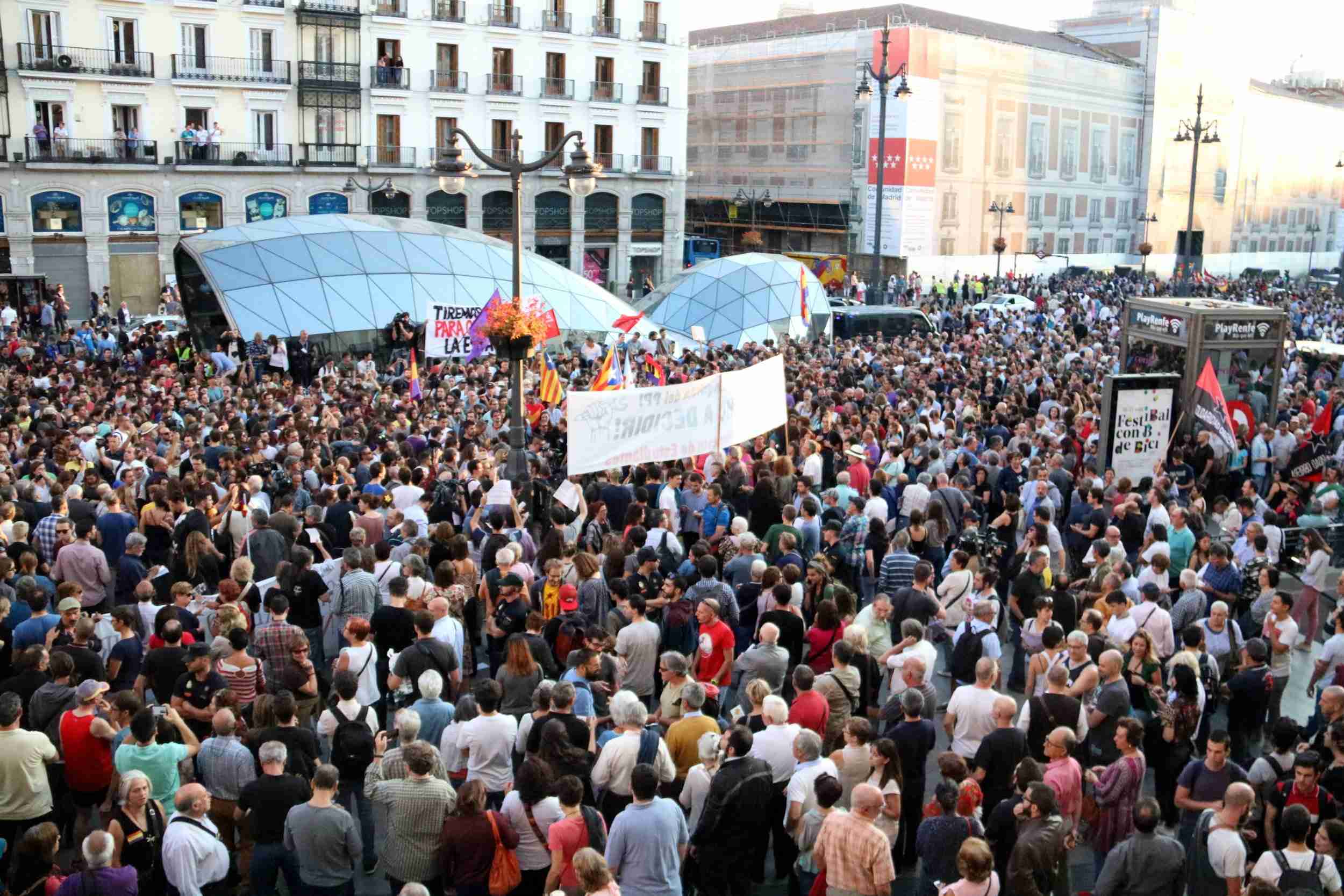 Cuatro años de prisión a dos madrileños por protestar por la violencia del 1-O