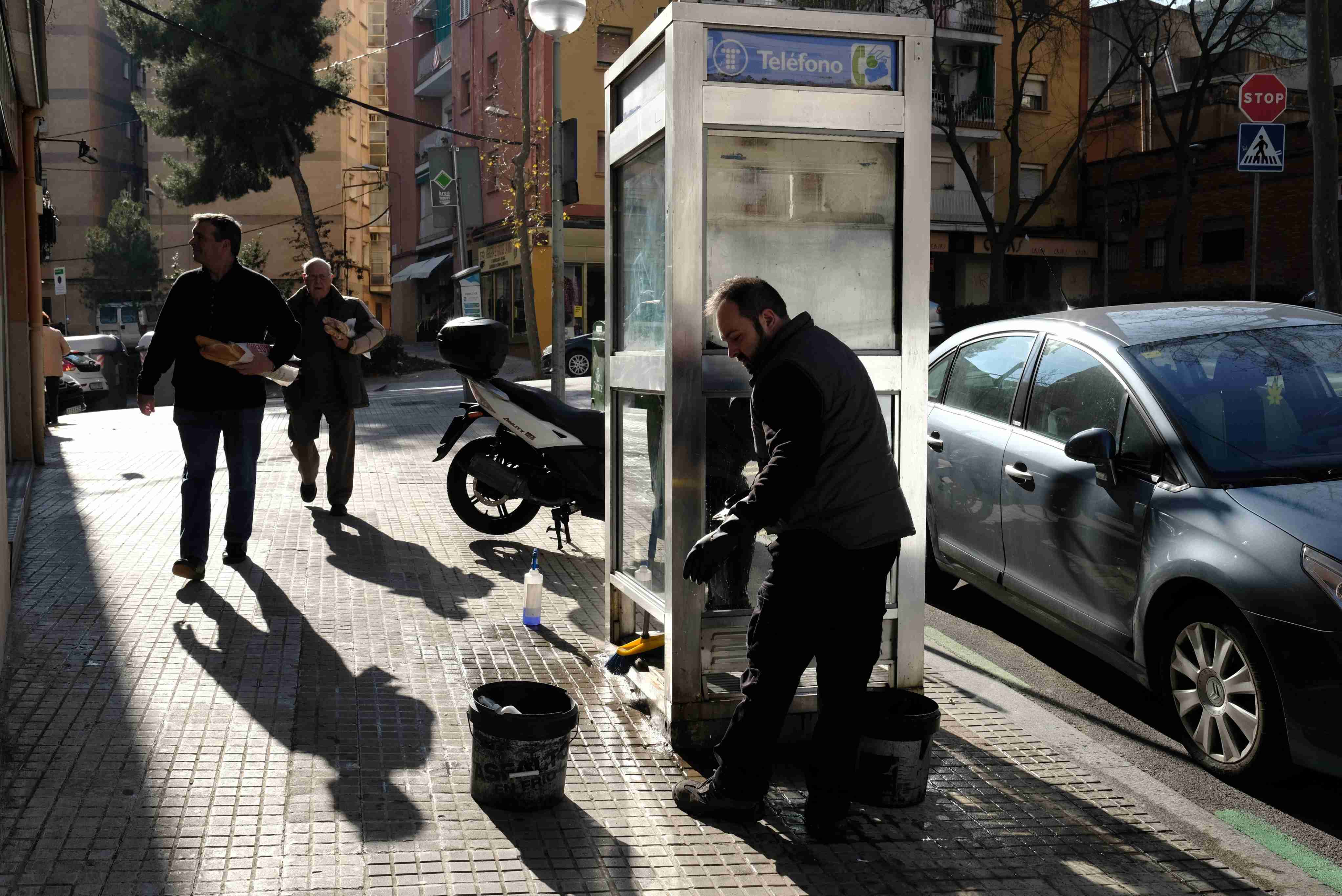Esta es la última cabina telefónica de Barcelona