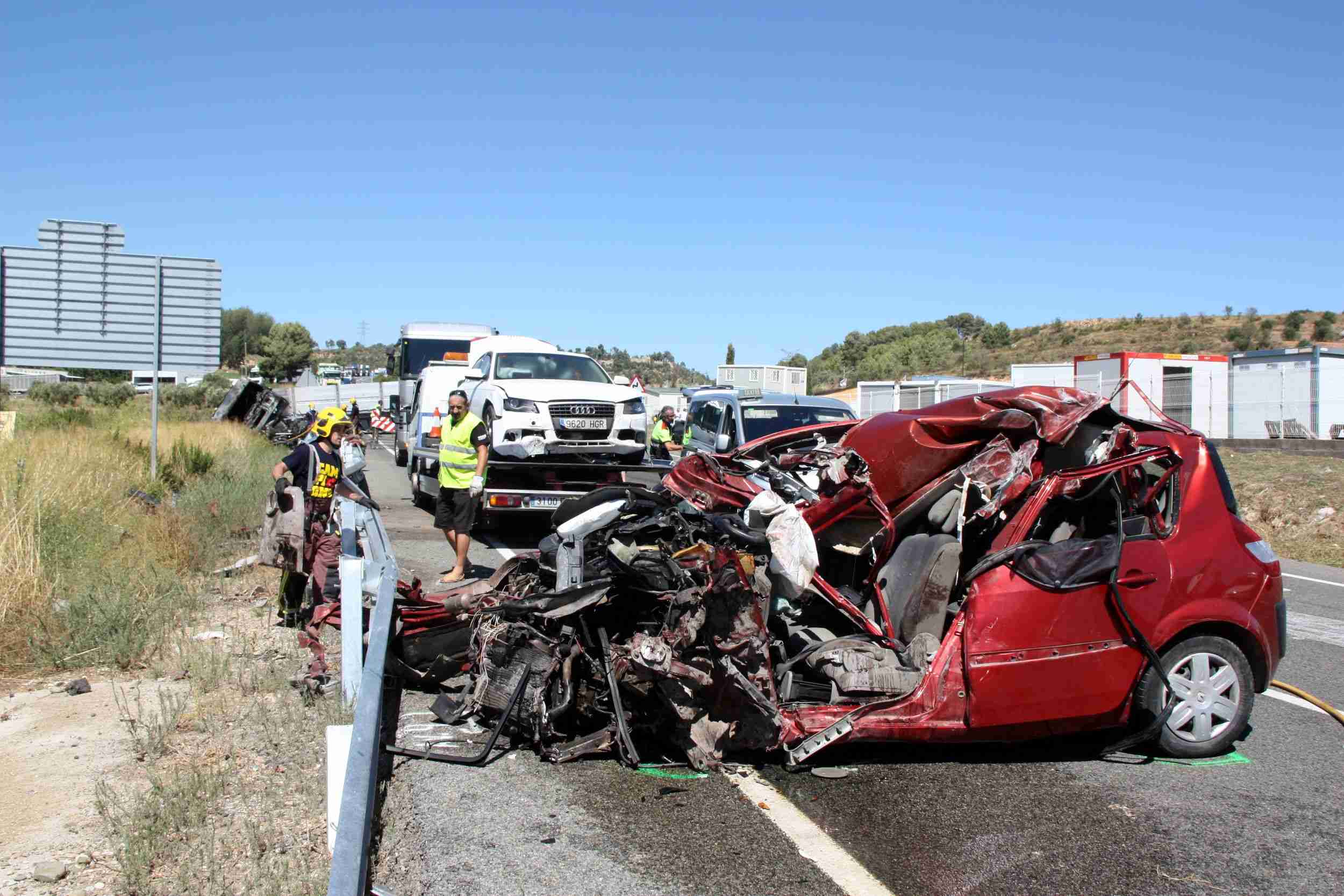 Un muerto y cuatro heridos en un accidente múltiple en la Espluga de Francolí