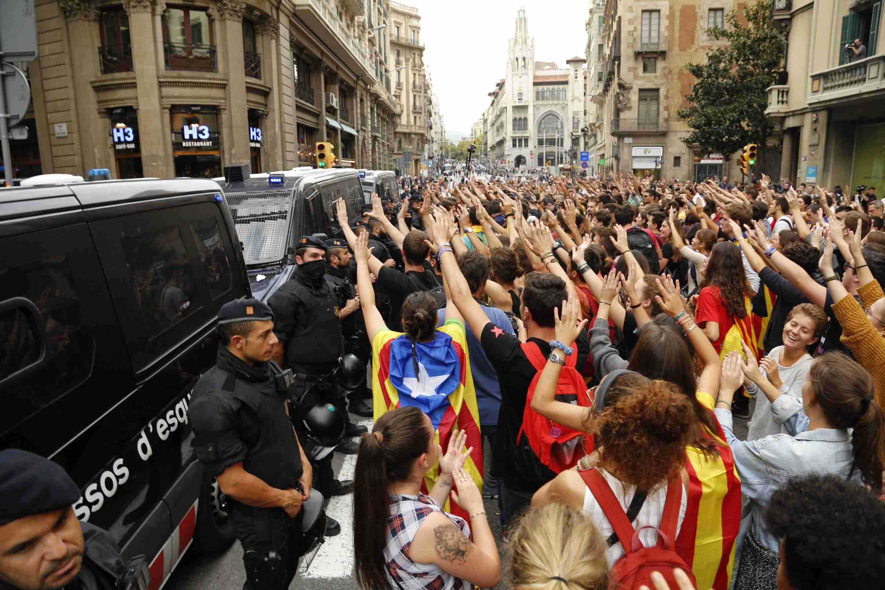 ¿Apruebas que Via Laietana sea espacio de memoria con la policía dentro?