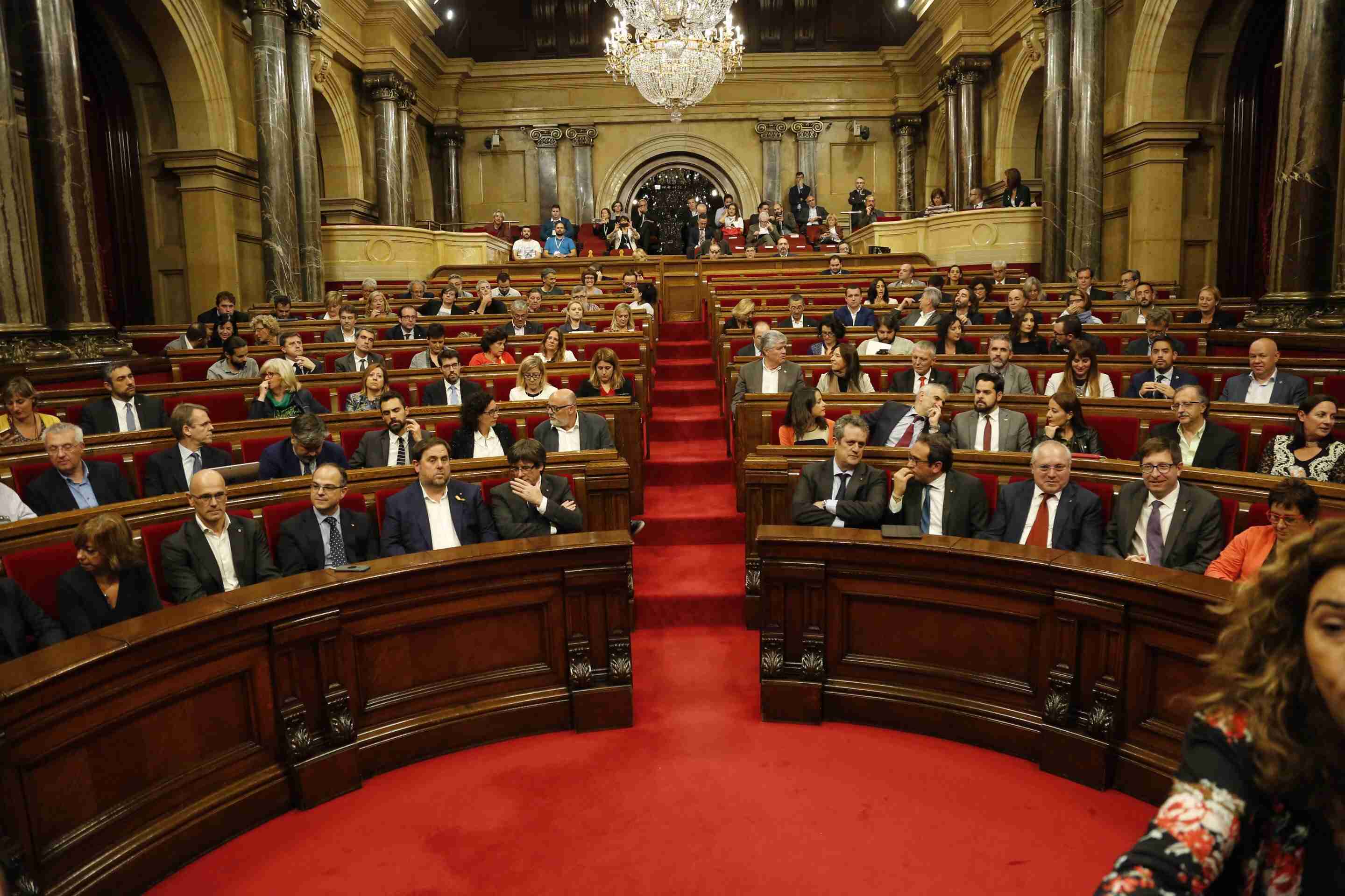 Els lletrats del Parlament avisen que la proposta no es pot tramitar