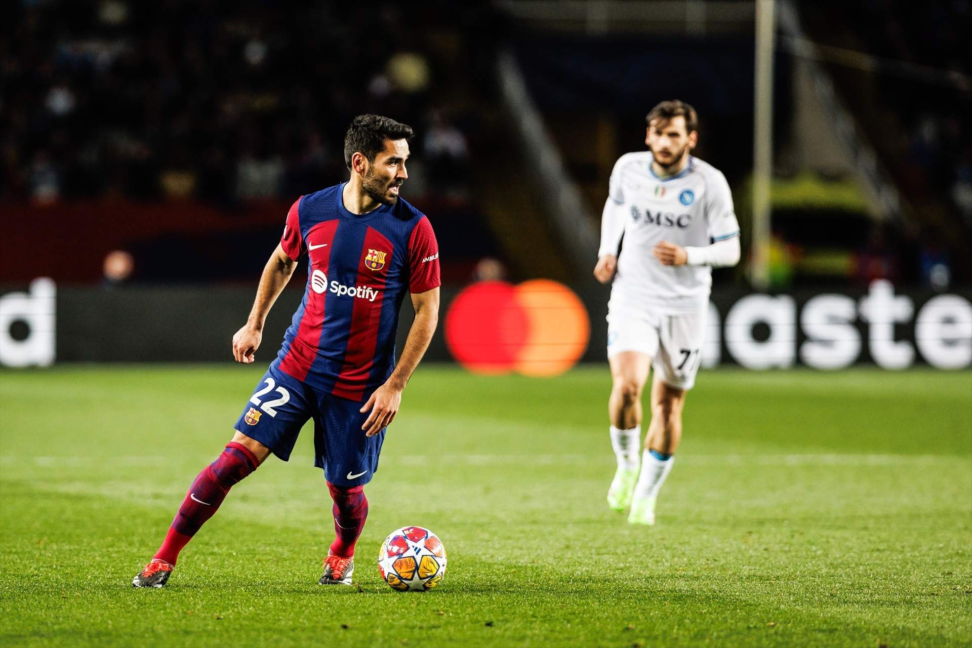 Ilkay Gündogan, durante el pasado Barça - Nápoles de la Champions League / Foto: Europa Press