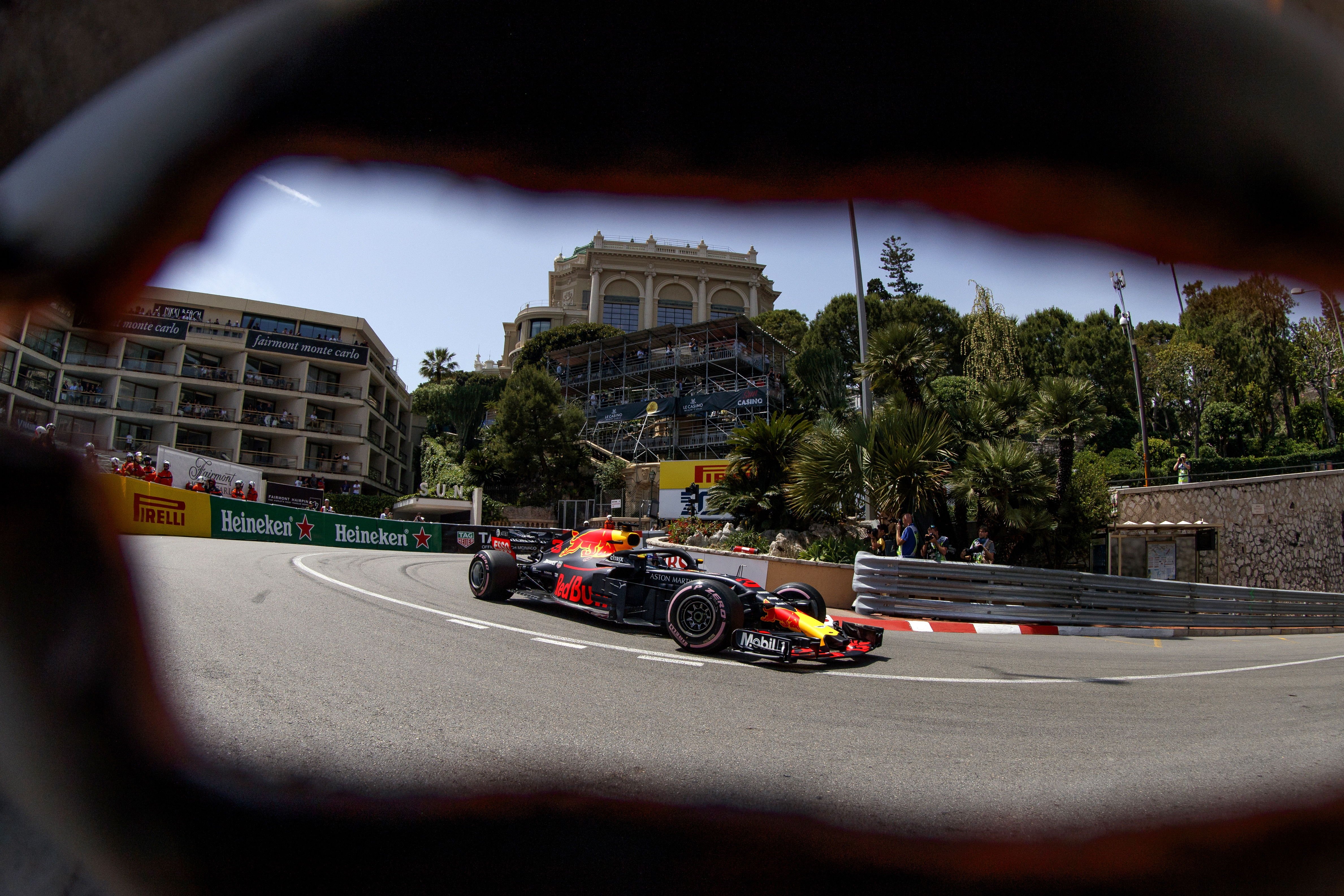 Ricciardo aconsegueix la pole a Mònaco amb un temps rècord