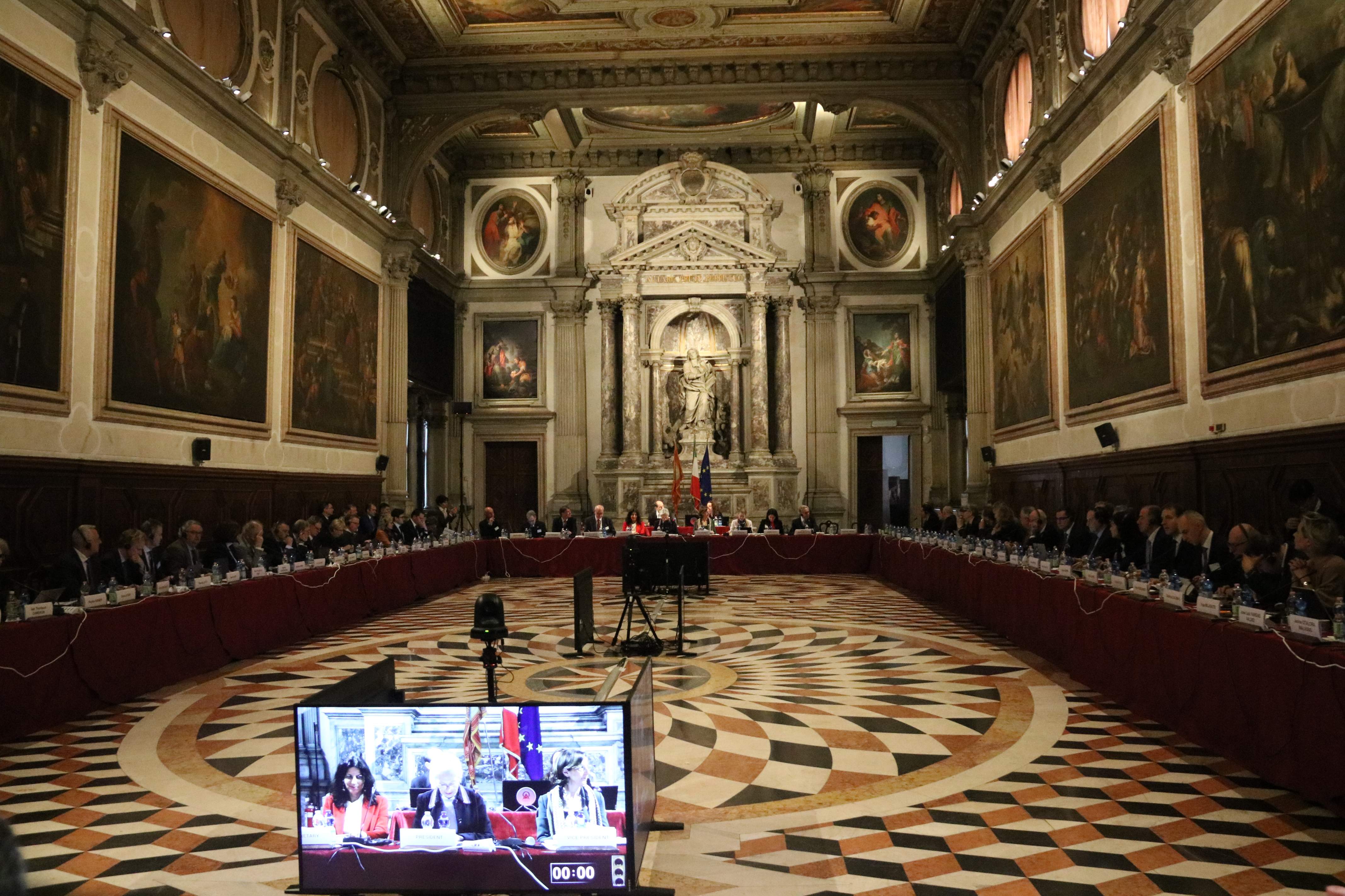 La Comisión de Venecia avala la amnistía por la “reconciliación”, pero discrepa del trámite urgente