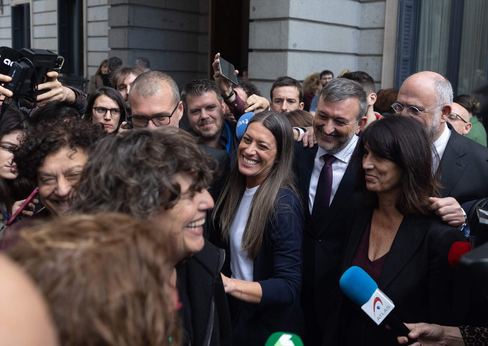 La carrera de obstáculos que afronta ahora la ley de amnistía después de acorazarse en el Congreso