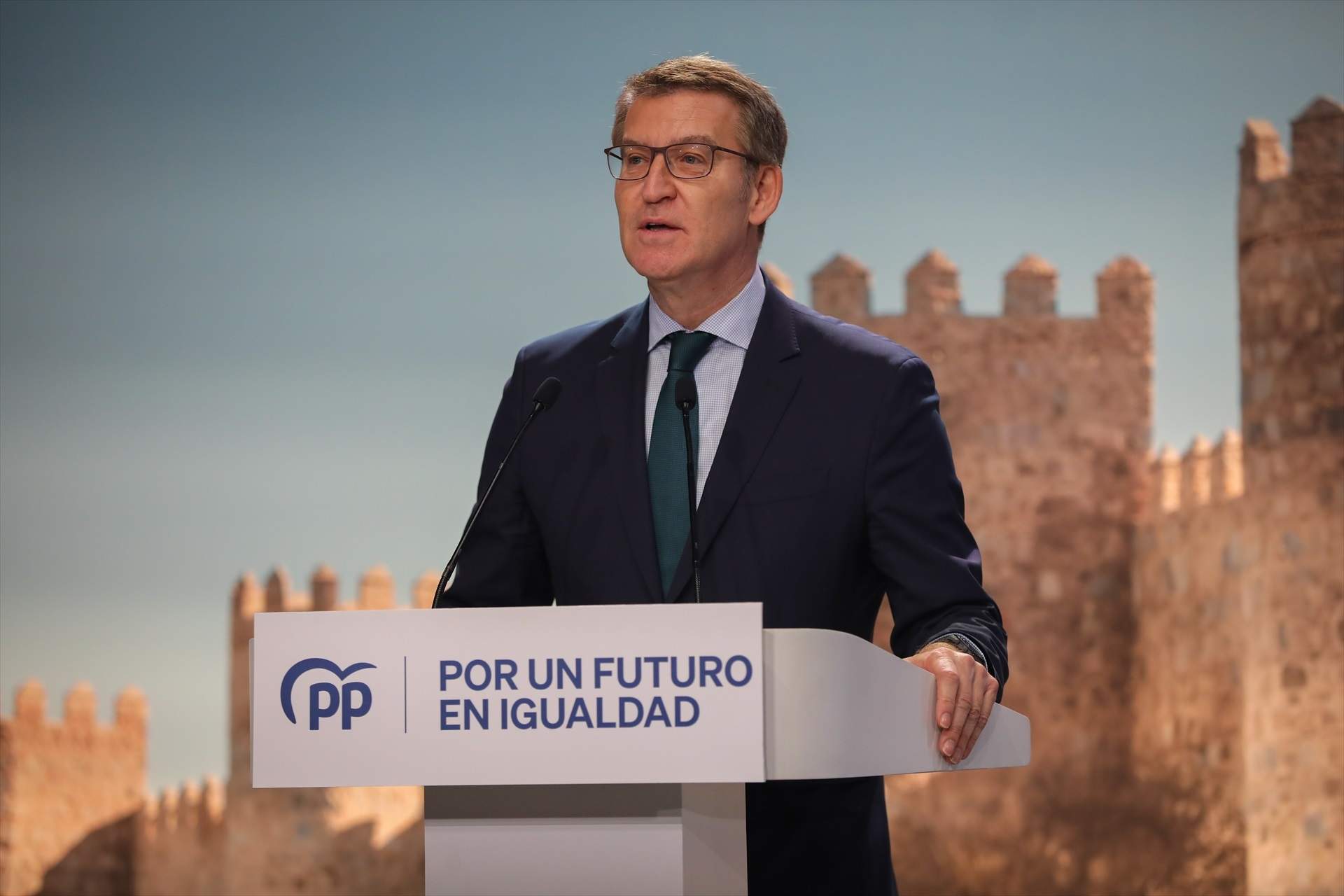 El PP carga contra Sánchez por "paralizar los presupuestos, pero no la subasta a Puigdemont"