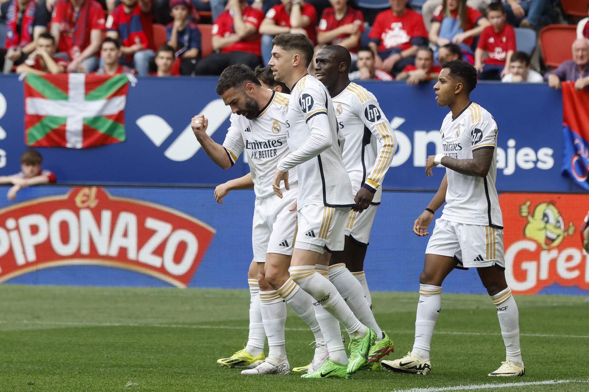 El Reial Madrid no es despentina per superar Osasuna (2-4) i manté el seu domini a LaLiga