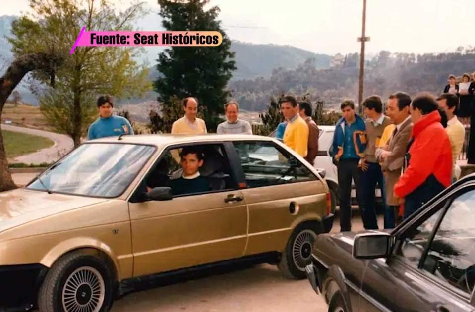 Felipe conduiint un Seat Ibiza en la Universidad Telecinco Felipe conduiint un Seat Ibiza en la Universidad Telecinco