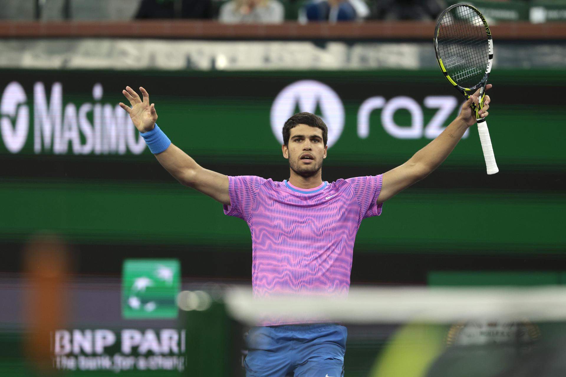 Un Carlos Alcaraz inspirat reprimeix l'ambició de Medvedev i revalida títol a Indian Wells