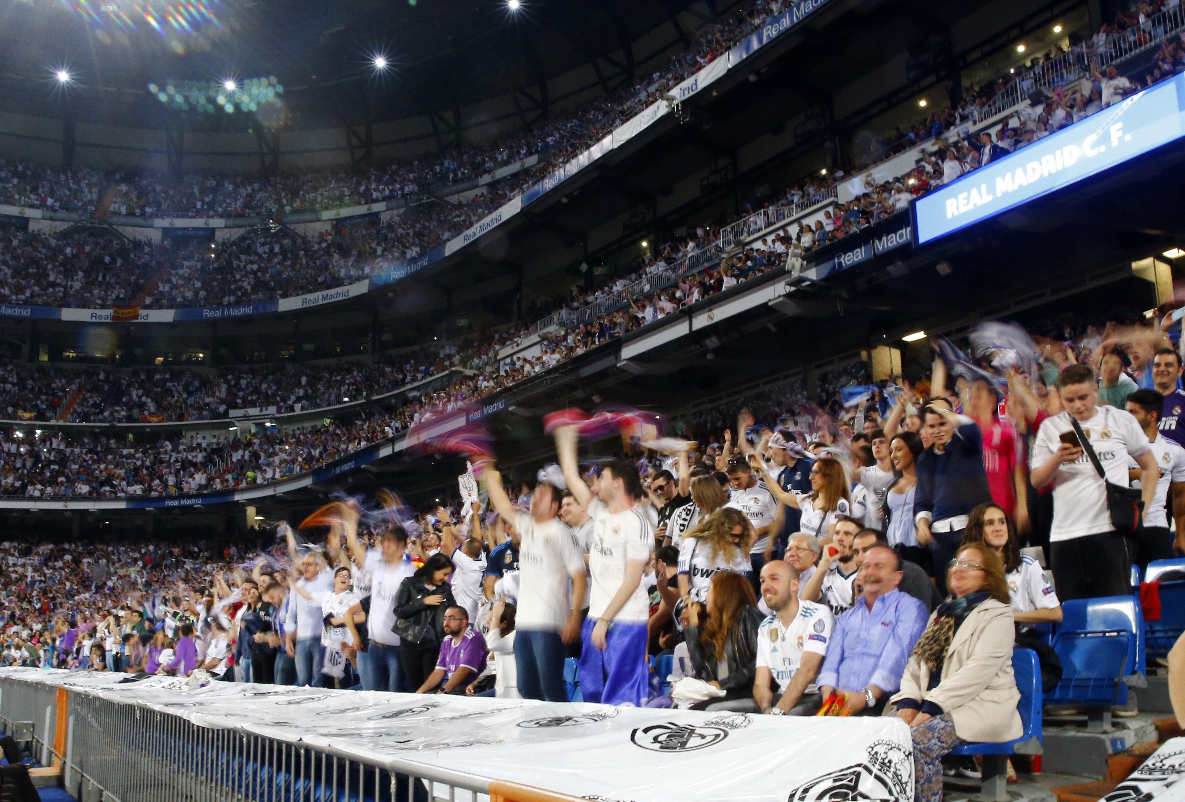Vídeo: El Bernabéu celebra la Champions insultant Piqué