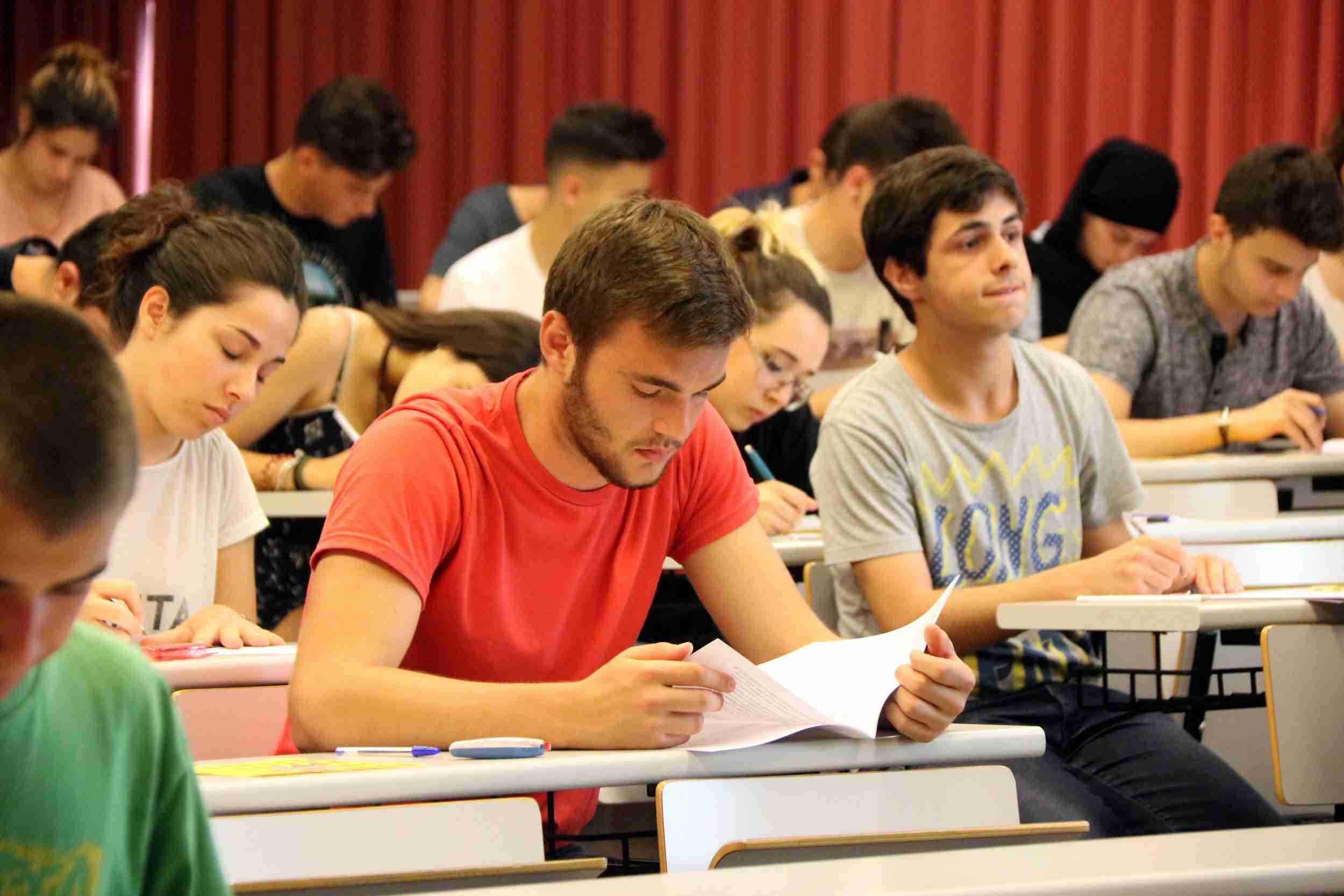 El 13,2% dels joves de Barcelona ni estudia ni treballa