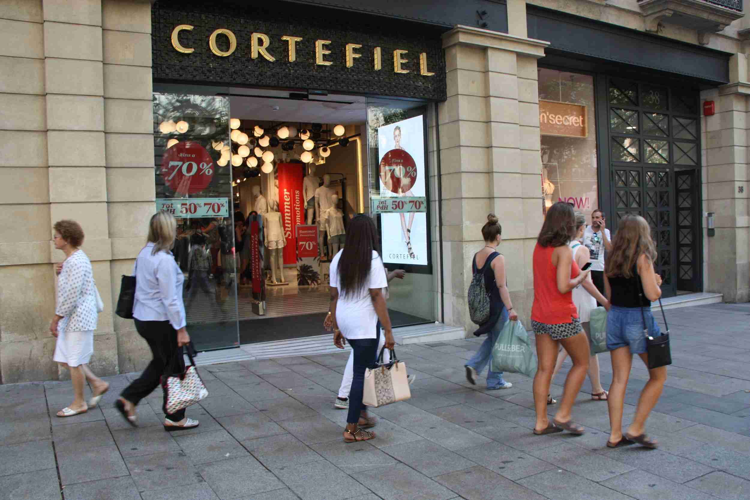 Los comercios de Barcelona podrán abrir este domingo y los dos próximos