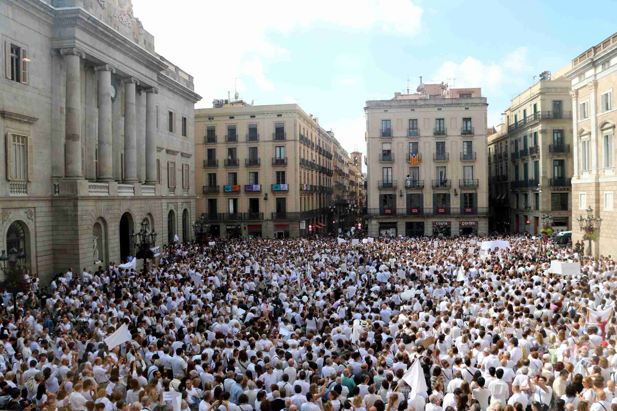 TVE beneficia la mani antiindepe a la de Parlem